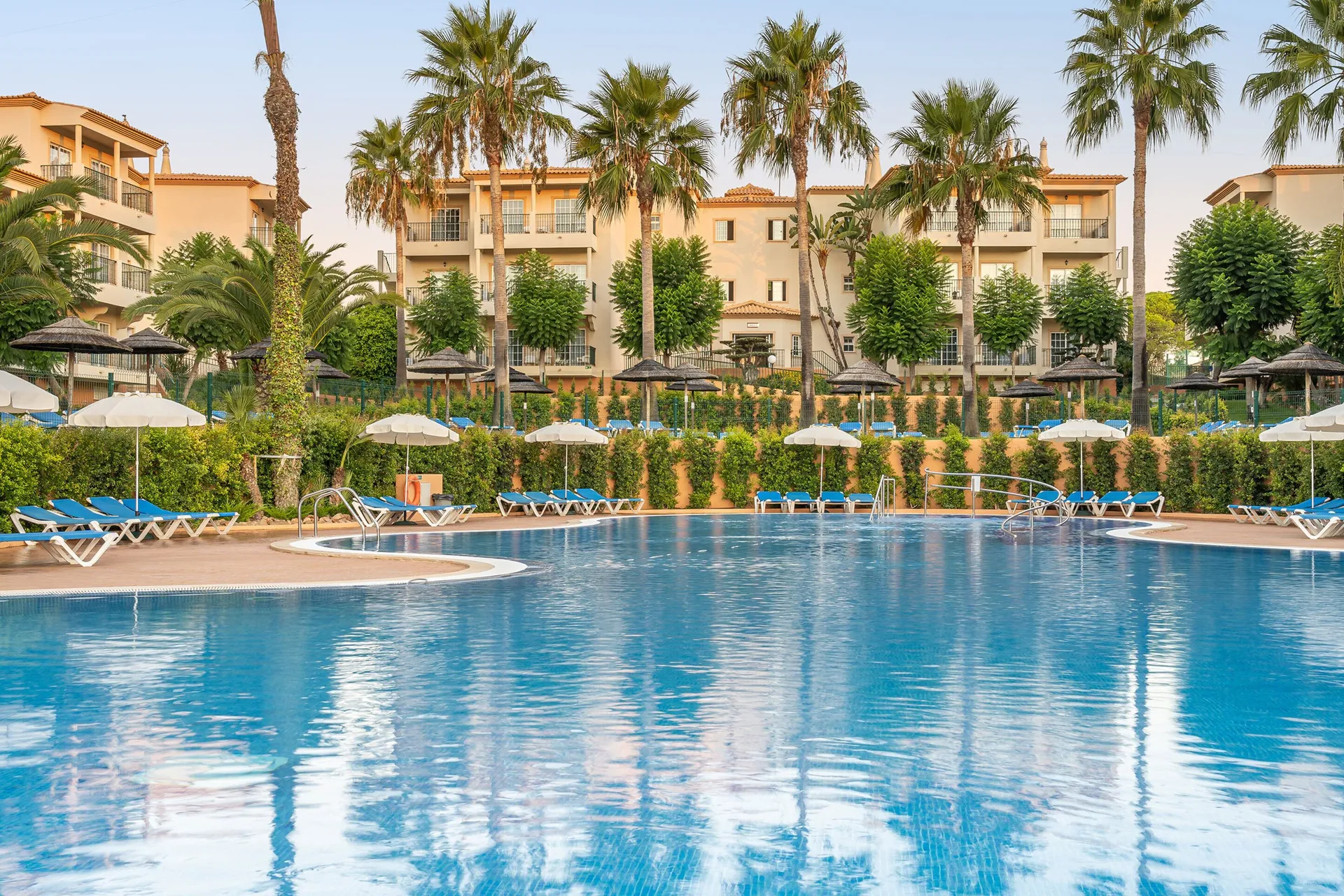 3HB Clube Humbria main pool