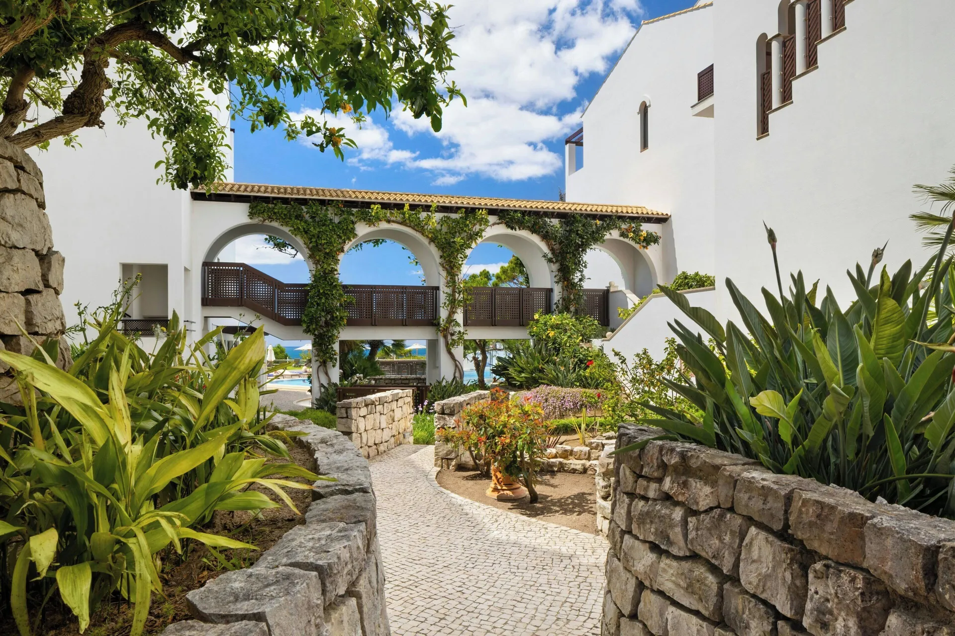 Pine Cliffs resort overview